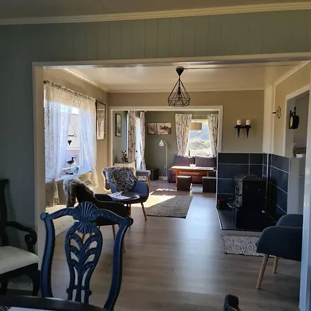 Casa de Férias Koselig Hus Med Hage I Heroy Pa Sunnmore. *