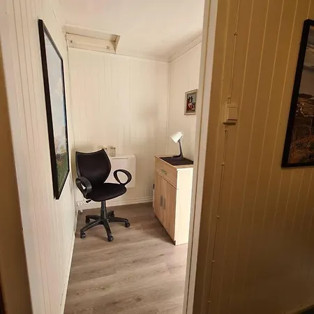 Koselig Hus Med Hage I Heroy Pa Sunnmore. Casa de Férias