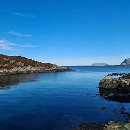 Casa de Férias Koselig Hus Med Hage I Heroy Pa Sunnmore. Royra