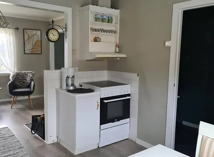 Дом отдыха Koselig Hus Med Hage I Heroy Pa Sunnmore. *