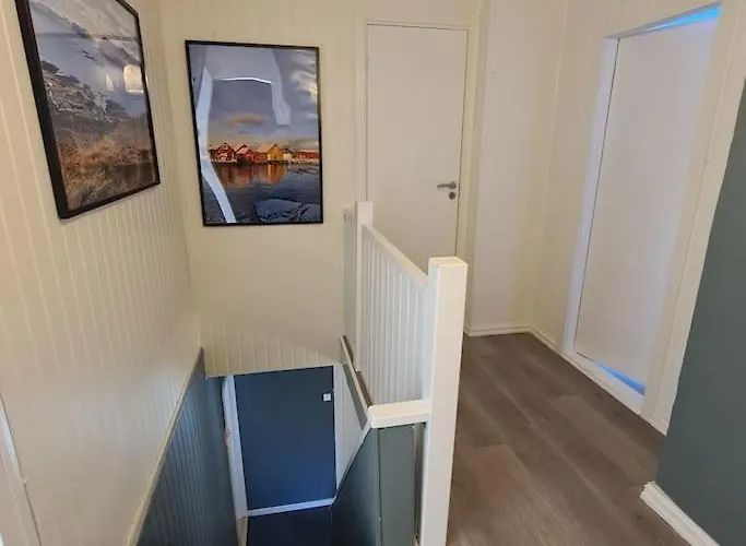 Дом отдыха Koselig Hus Med Hage I Heroy Pa Sunnmore.