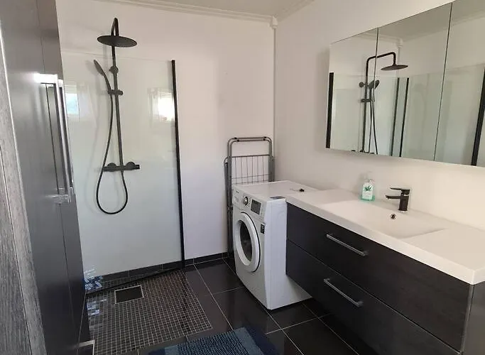 Дом отдыха Koselig Hus Med Hage I Heroy Pa Sunnmore. Royra