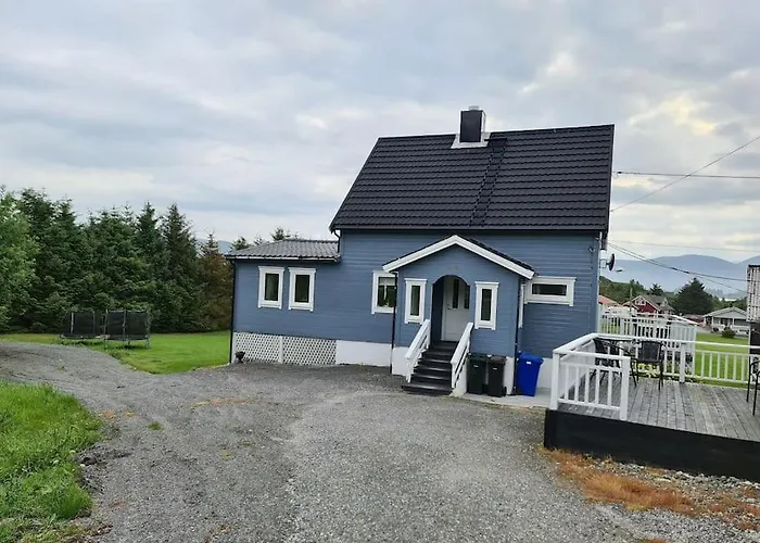 Дом отдыха Koselig Hus Med Hage I Heroy Pa Sunnmore.