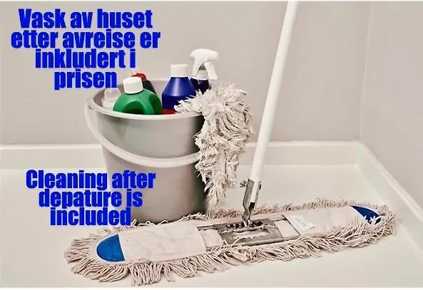 Koselig Hus Med Hage I Heroy Pa Sunnmore. Дом отдыха