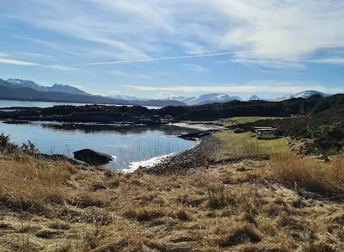 Дом отдыха Koselig Hus Med Hage I Heroy Pa Sunnmore. Royra